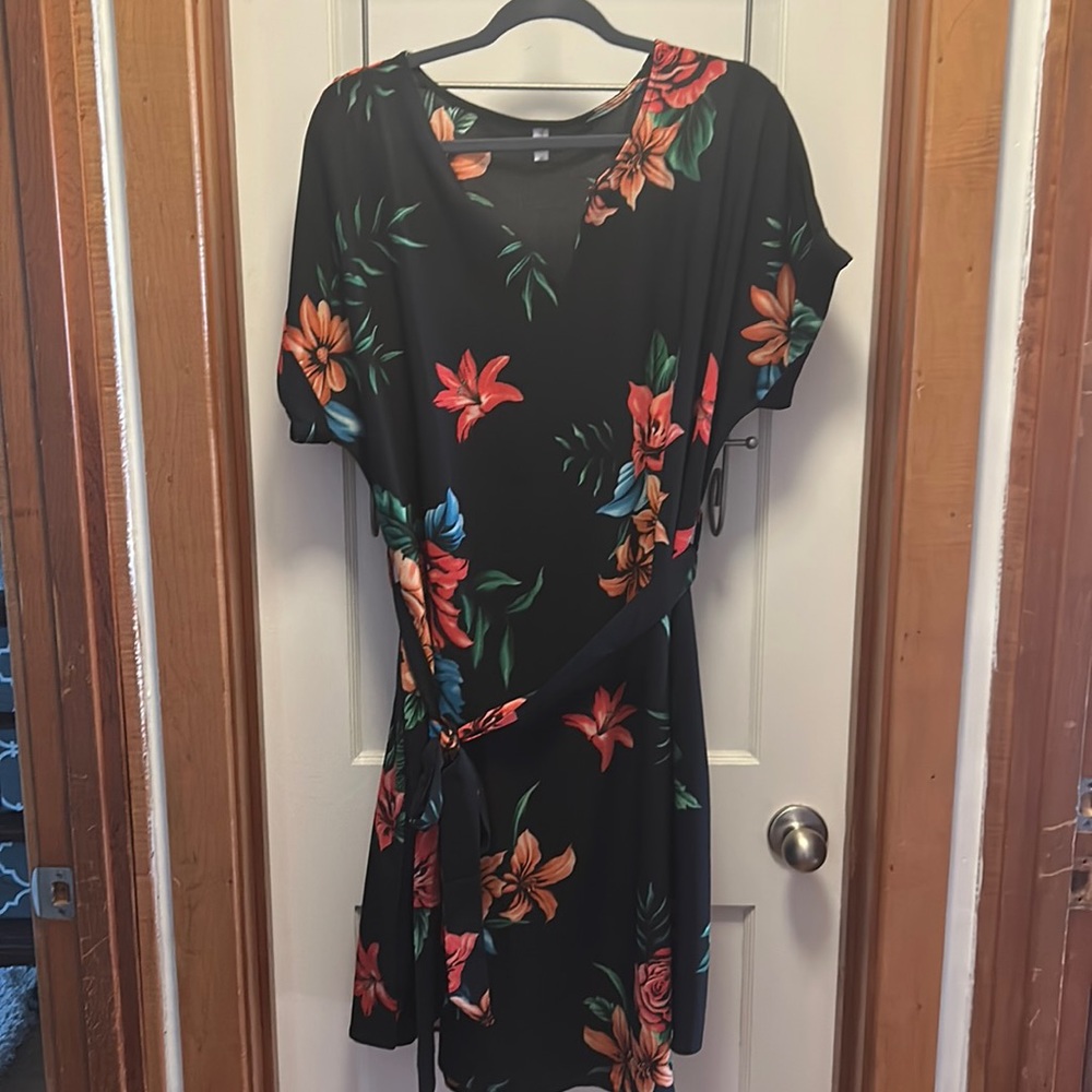 Shirt dress with tie